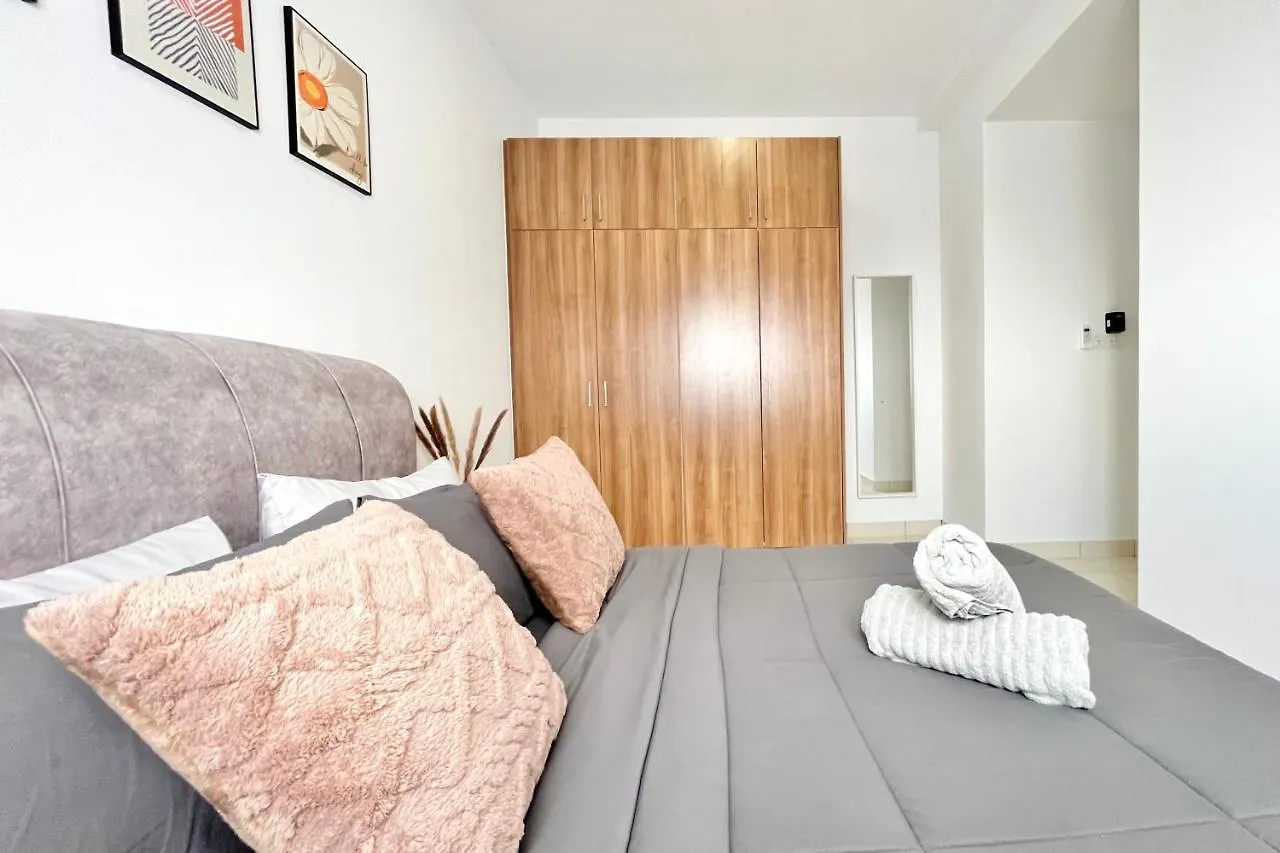 Apartment Alanis Designer Suite @ Klia Sepang